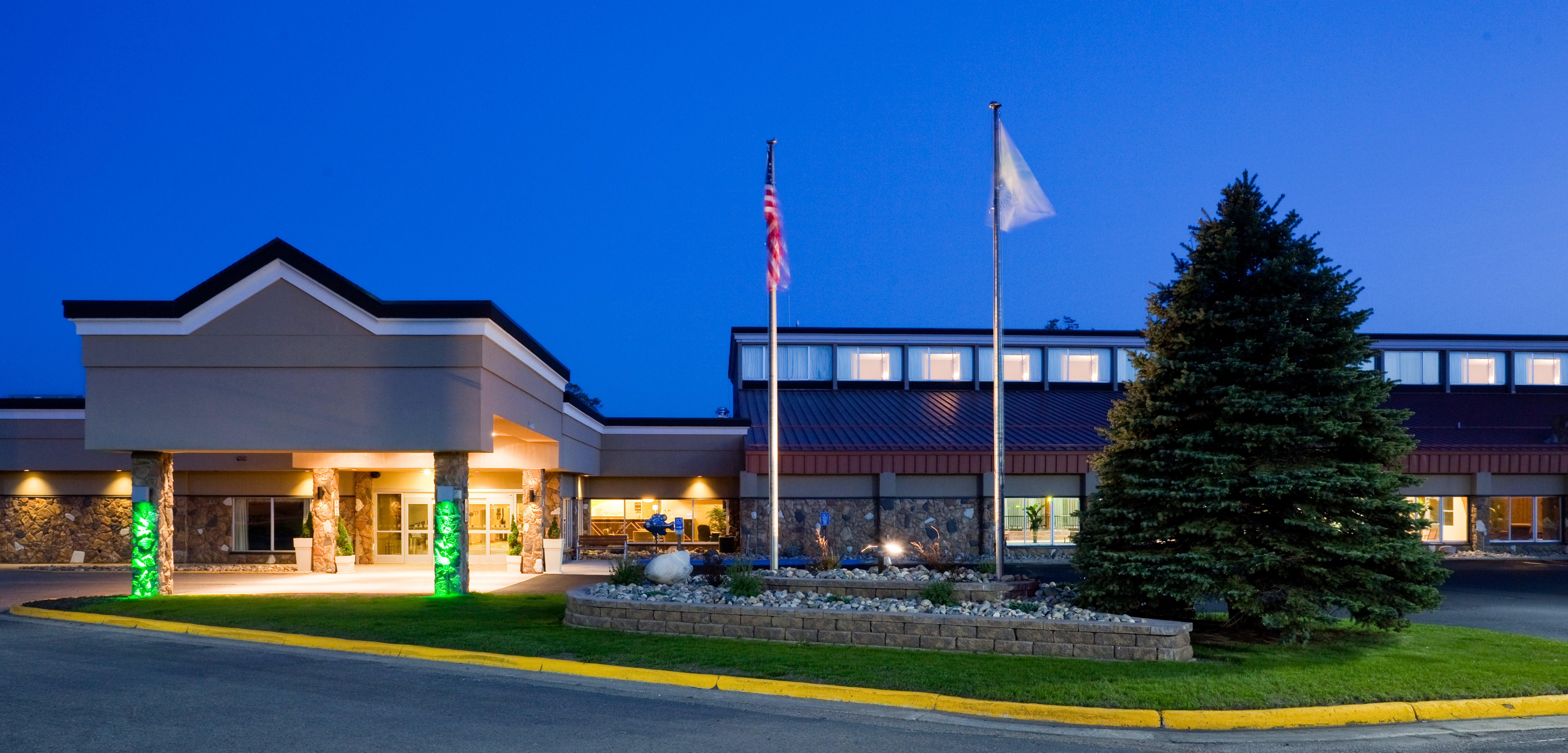 Holiday Inn Detroit Lakes By Ihg Екстериор снимка