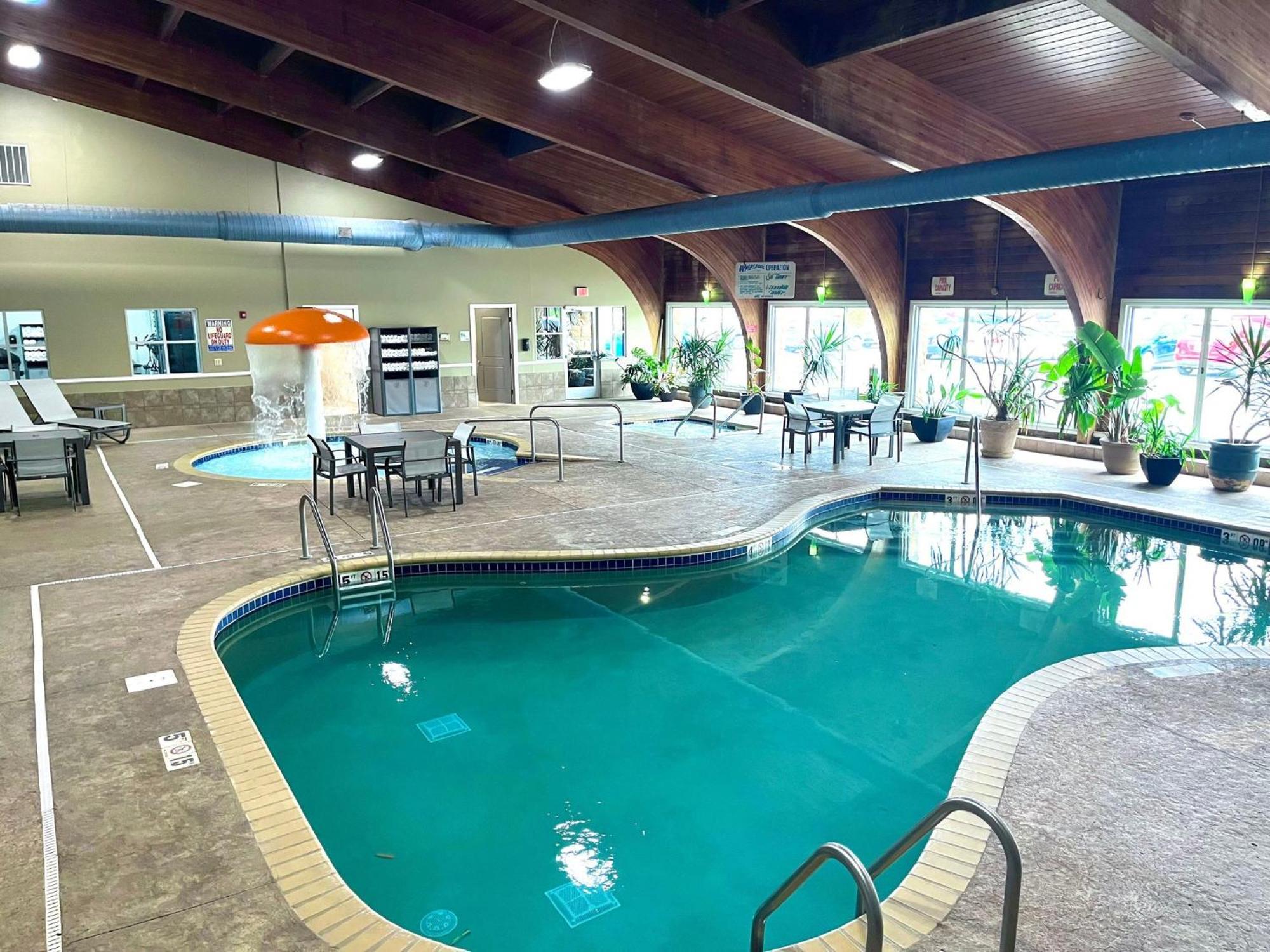 Holiday Inn Detroit Lakes By Ihg Екстериор снимка